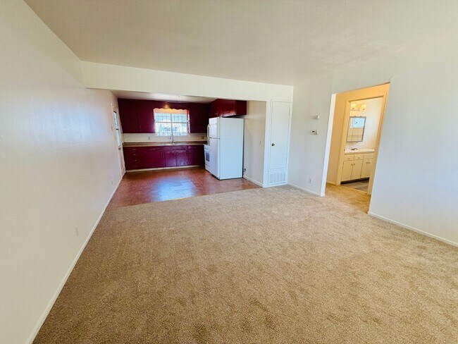 Building Photo - 203 W Benjamin Holt Dr