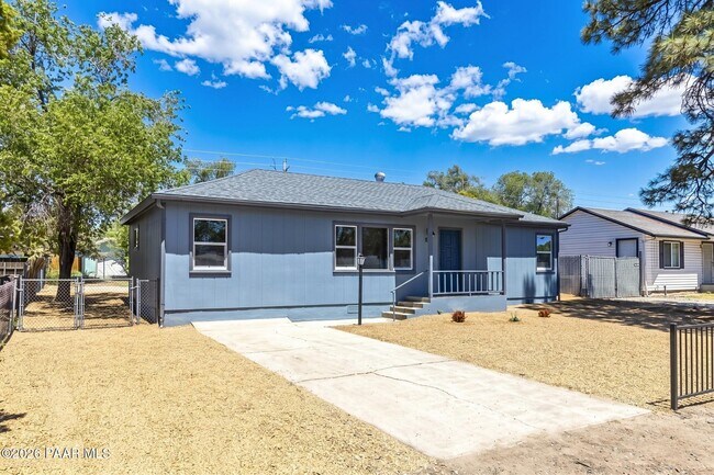 Building Photo - 844 Flora St
