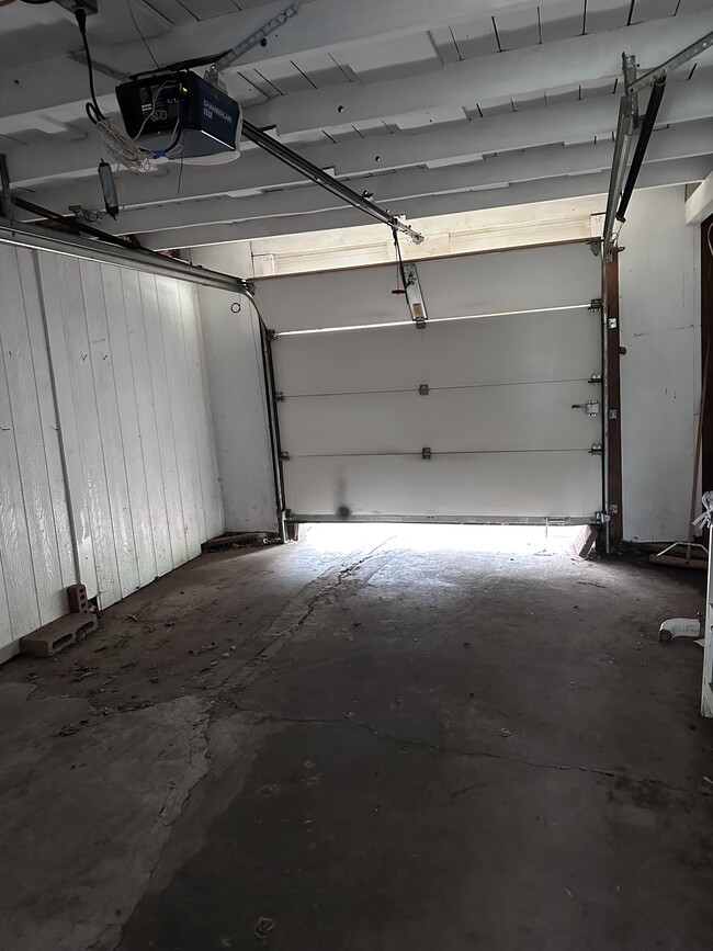 Building Photo - 2720 NW 49th St