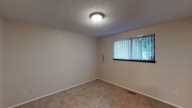 Building Photo - 1520 E Main St