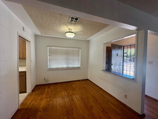 Building Photo - Large home in West Chula Vista