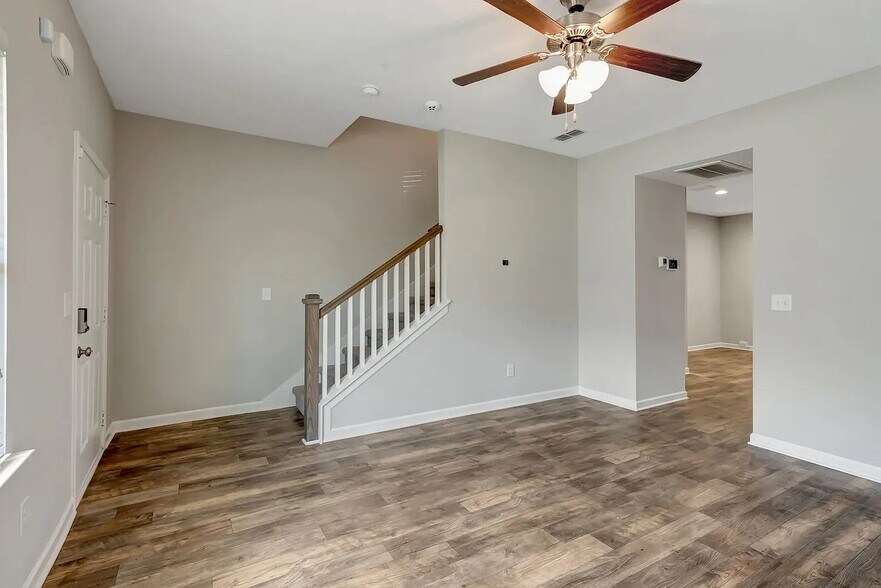 Building Photo - 1752 Sprucedale Dr