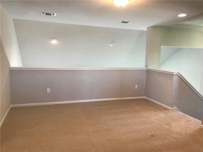 Building Photo - 2205 Bettylou Ln