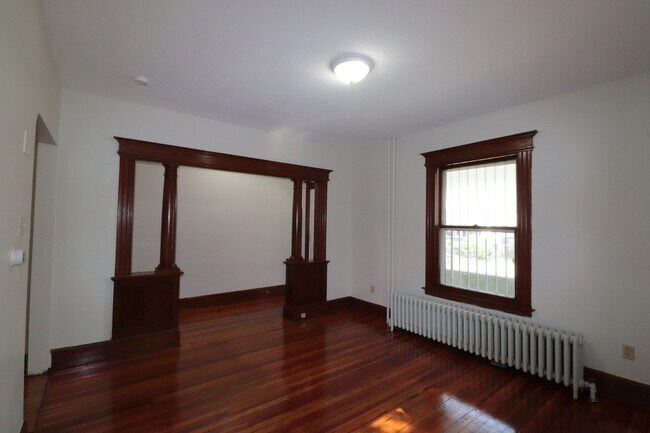 Building Photo - 103-105 Lincoln St / Owen Properties, LLC