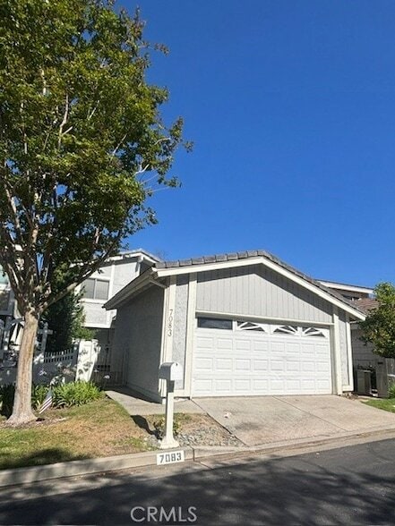 Building Photo - 7083 E Shorecrest Dr