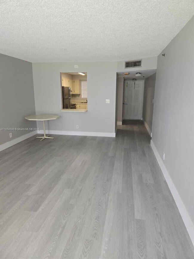 Building Photo - 3150 W Rolling Hills Cir