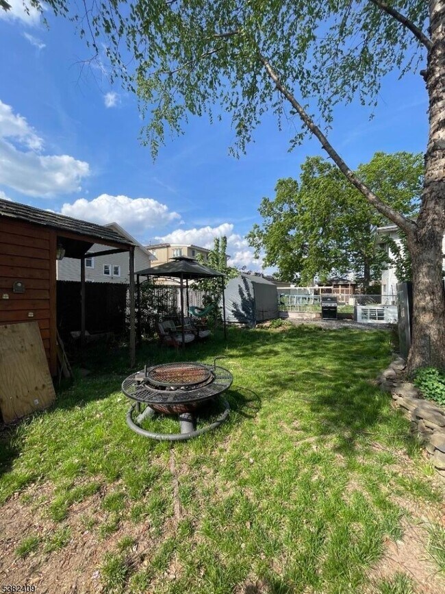 Building Photo - 331 Boxwood Ct