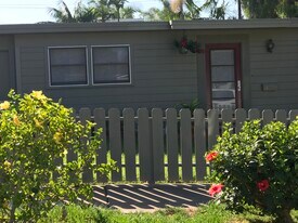 Building Photo - 723 Arenas St