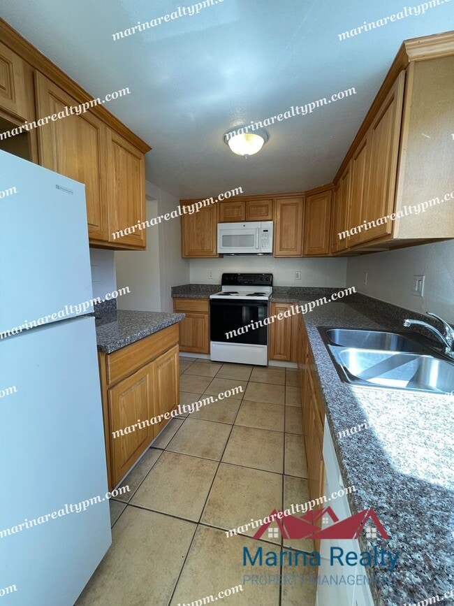 Building Photo - 211 Del Luz Ct