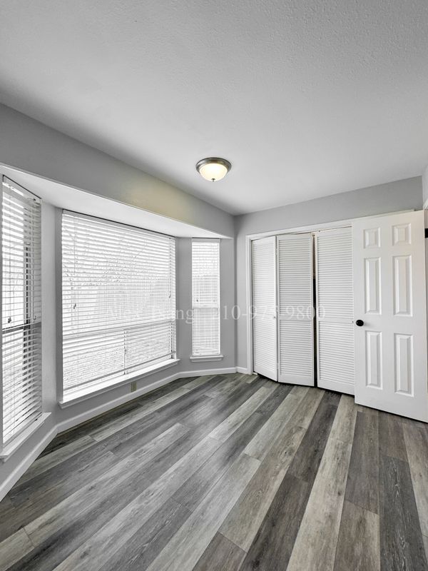 Building Photo - 6419 Chimney Nest