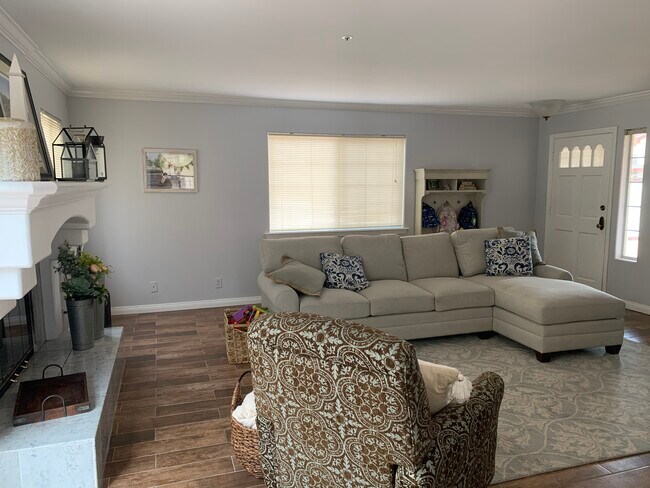 Building Photo - 2224 Ruhland Ave