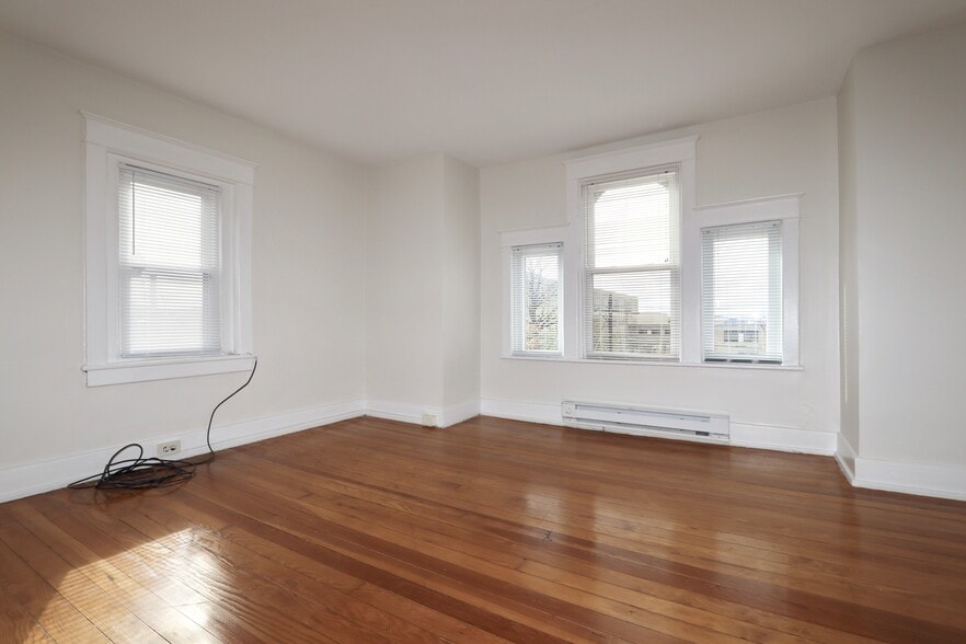 Building Photo - 1206 Linden St