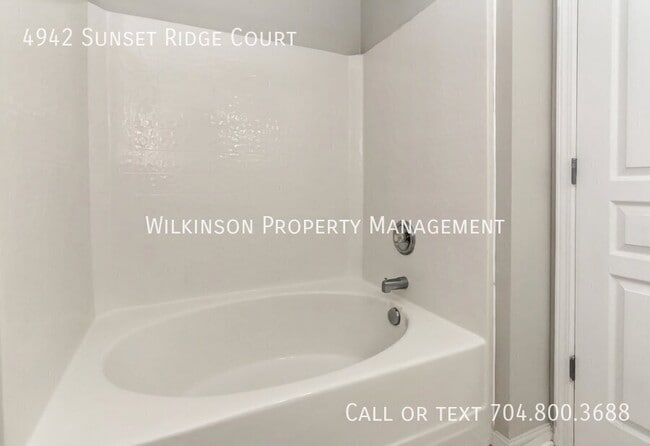 Building Photo - 4942 Sunset Ridge Ct