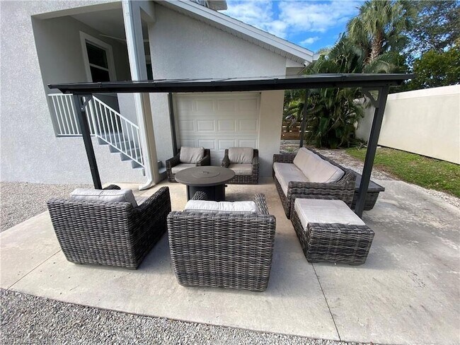 Building Photo - 1727 Danford St