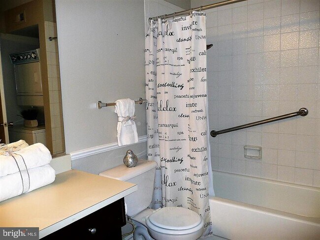 Building Photo - 3903 Penderview Dr