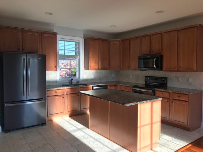 Building Photo - 812 Walnut St