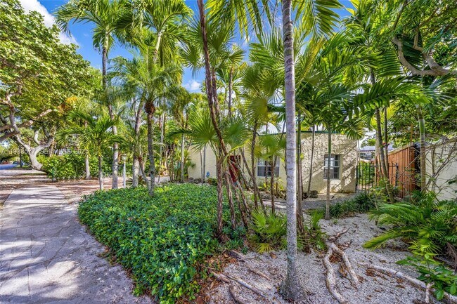 Building Photo - 1840 Tigertail Ave