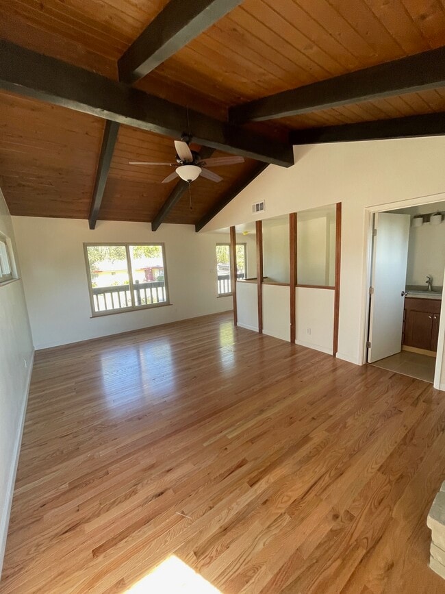 Building Photo - 576 Blaisdell Dr