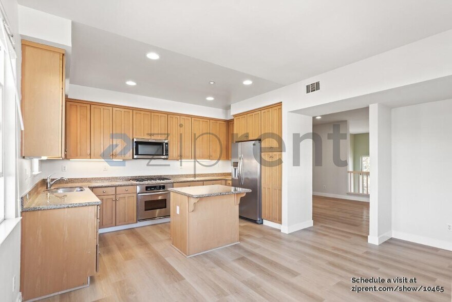 Building Photo - 1017 Keeble Ct