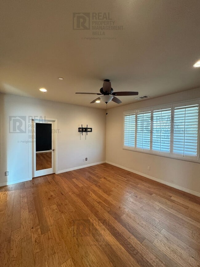 Building Photo - Modern Comfort Meets Resort Living – Gorgeous Single-Story in The Lakes Community