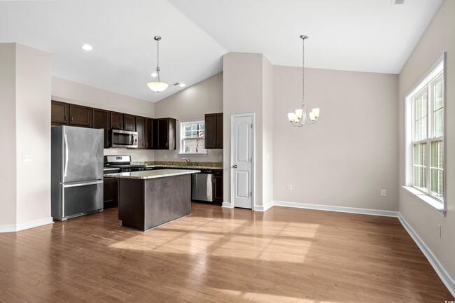 Building Photo - 1711 Sapphire Dr