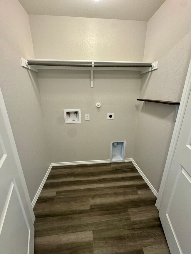 Building Photo - AVAILABLE IN BULVERDE!  In Hidden Trails S...