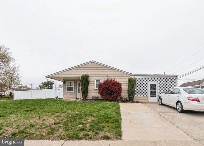 Primary Photo - 3 Primrose Ln