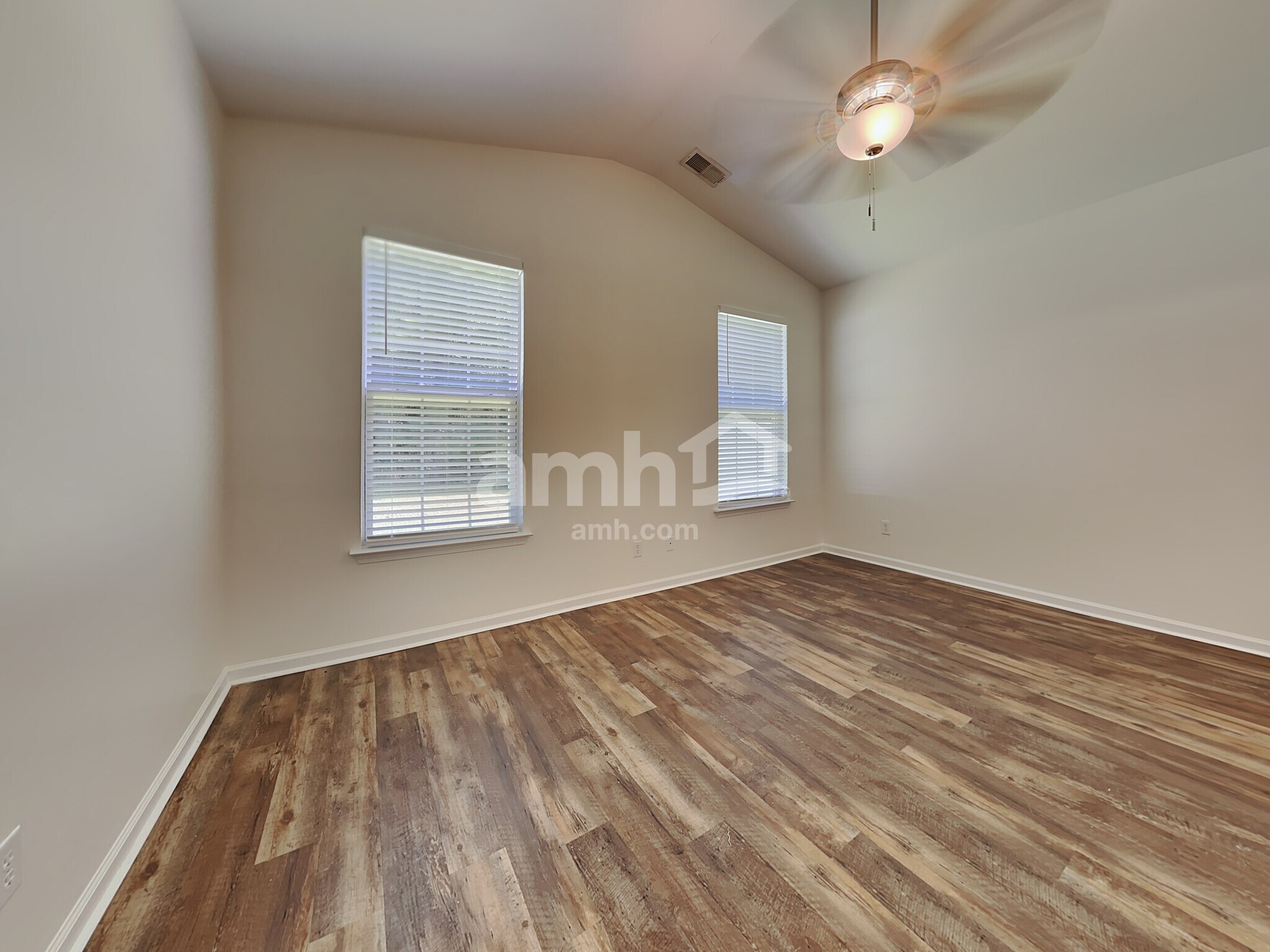 Building Photo - 8 Prominence Point