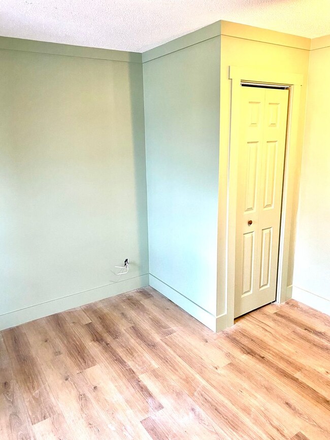 Building Photo - 6620 Upton Ln