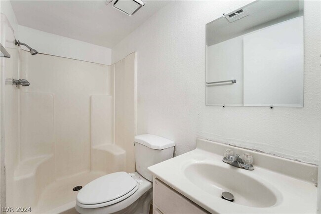 Building Photo - 375 N 15th St