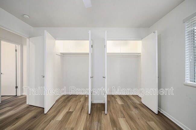 Building Photo - 7801 W 83rd St