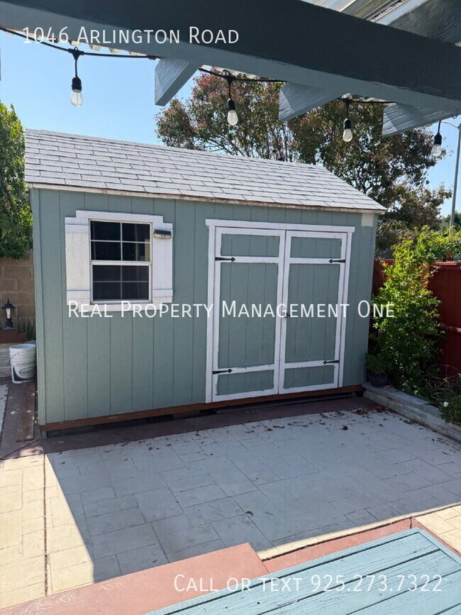 Building Photo - 1046 Arlington Rd