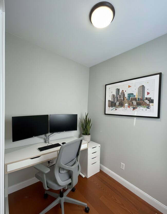 Building Photo - 12 Chel