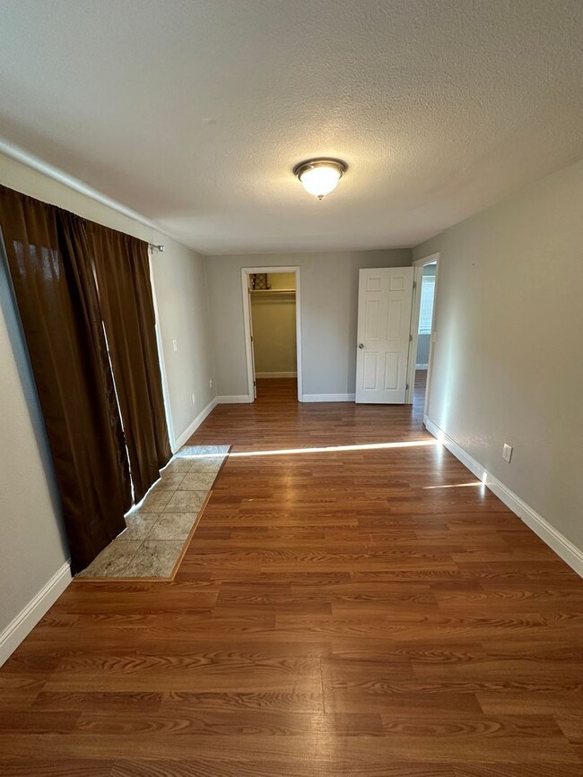 Building Photo - 204 Emerson Ave