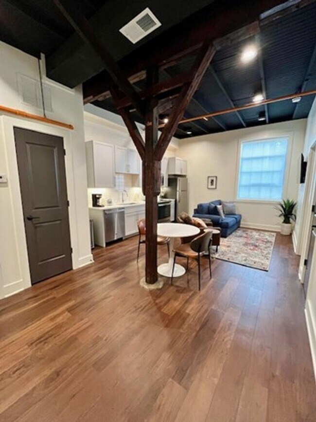Interior Photo - Franklin Lofts