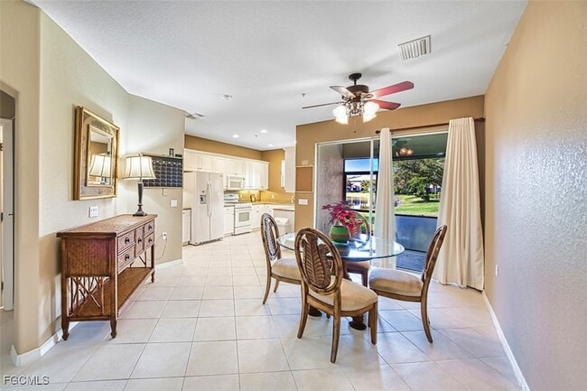 Building Photo - 3211 Cottonwood Bend