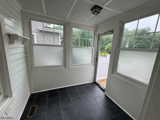 Building Photo - 389 South St