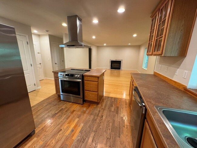 Building Photo - 3Bd/2.5Ba Renton House