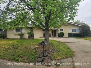 Building Photo - Spacious 3-Bedroom 2-Bathroom Home in Mary Lake Subdivision Available Now!