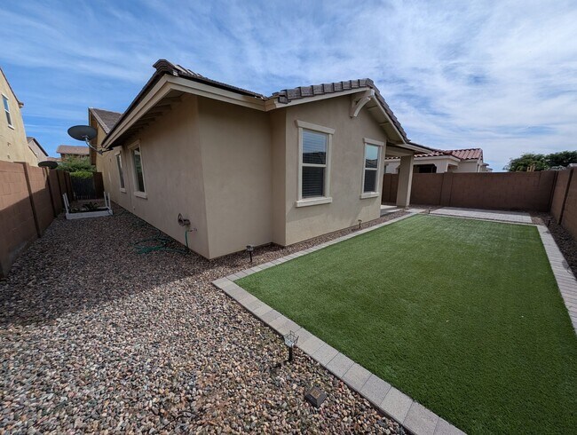 Building Photo - 3 Bedroom Home in the Eastmark Community Near E Ray Rd and S Signal Butte Rd!