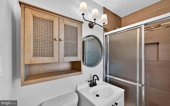 Building Photo - 1109 Hillcrest Dr SW
