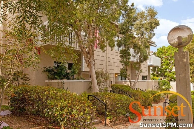 Building Photo - 4010 Mahaila Ave