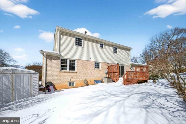 Building Photo - 9125 Donna Dean Dr