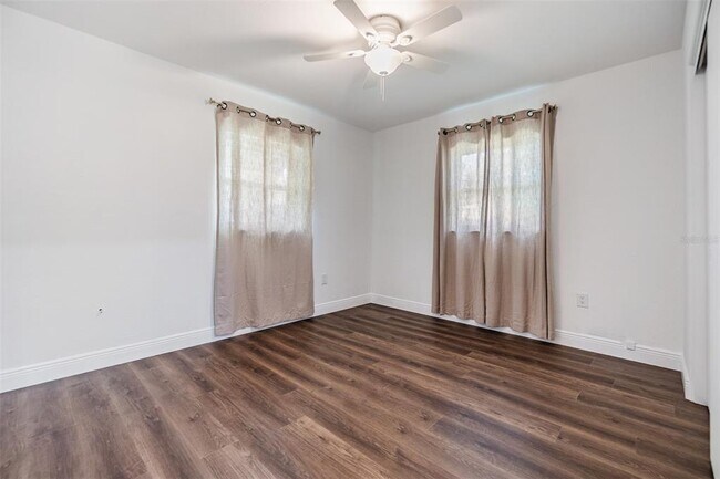 Building Photo - 954 Dumont Dr