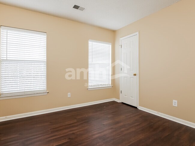 Building Photo - 166 Two Pond Loop