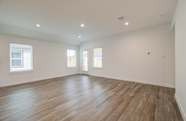 Building Photo - 1011 Perezia Ct