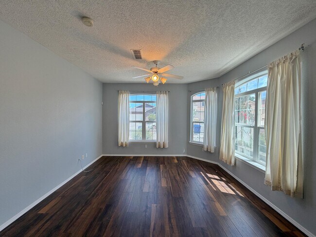 Building Photo - 7300 Tricia Rd NE