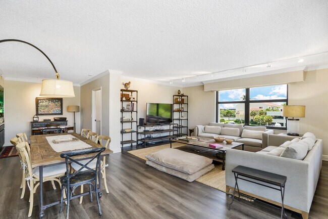 Building Photo - 4748 S Ocean Blvd