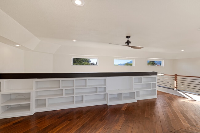 Building Photo - 2882 S Palmer Dr