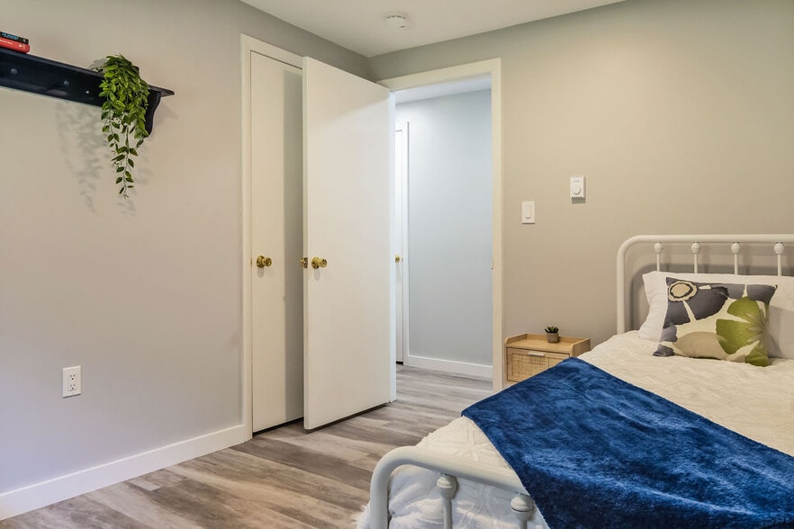 Building Photo - 36 Pequotsepos Rd